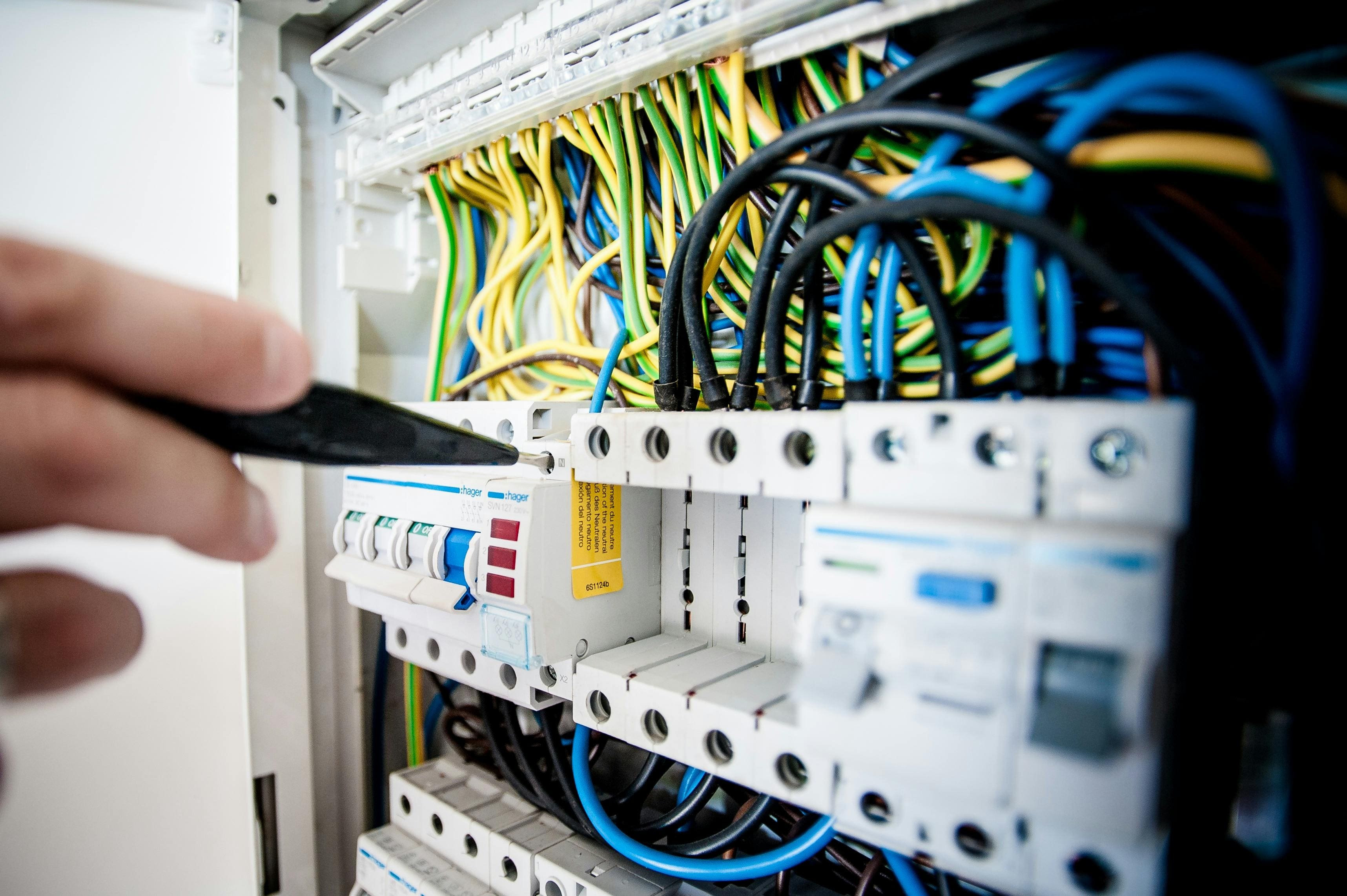 Commercial electrical panel replacement Bellevue WA by Bellevue Electrician